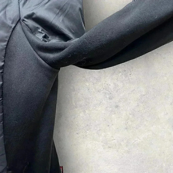 Lands End light weight jacket Black size Small some peeling under arms - Picture 6 of 13